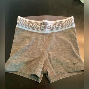 Women’s Nike Pros size Medium 3in inseam Gray